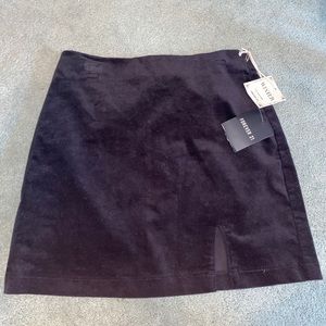 FORVEVER 21 BLACK SKIRT